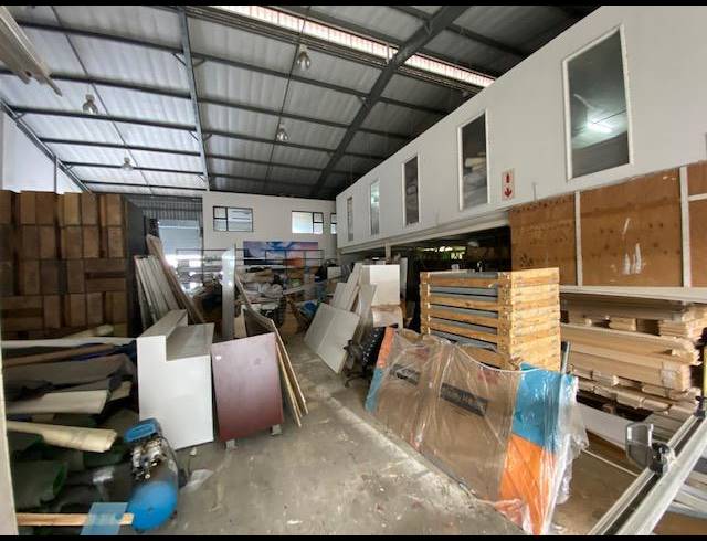 540M² WAREHOUSE TO LET IN BRIARDENE